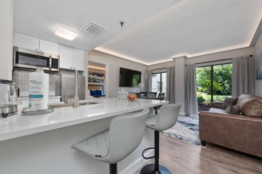 Luxury 2 Suites The Enclave Near Parks
